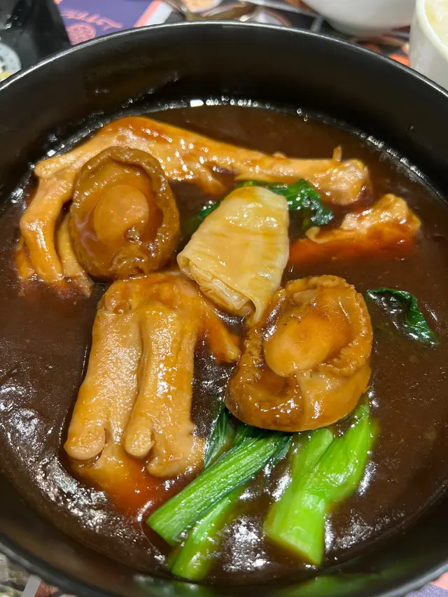 鮑汁花膠鮑魚鵝掌配白飯