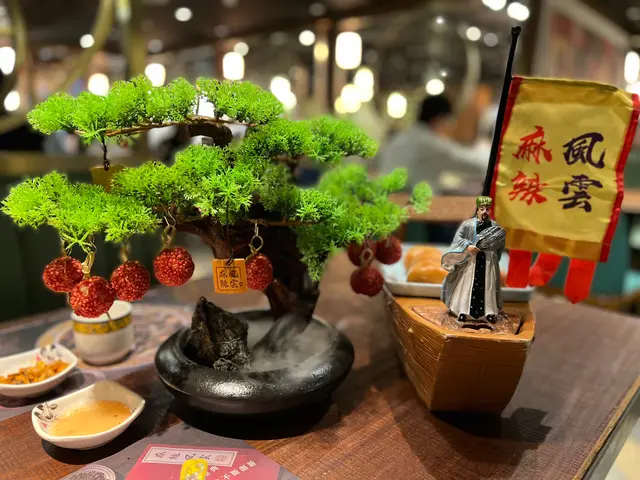 荔枝蝦球及炸饅頭