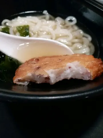 食嘅墨鱼饼
