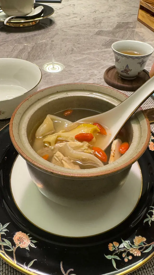 松茸螺頭燉老雞