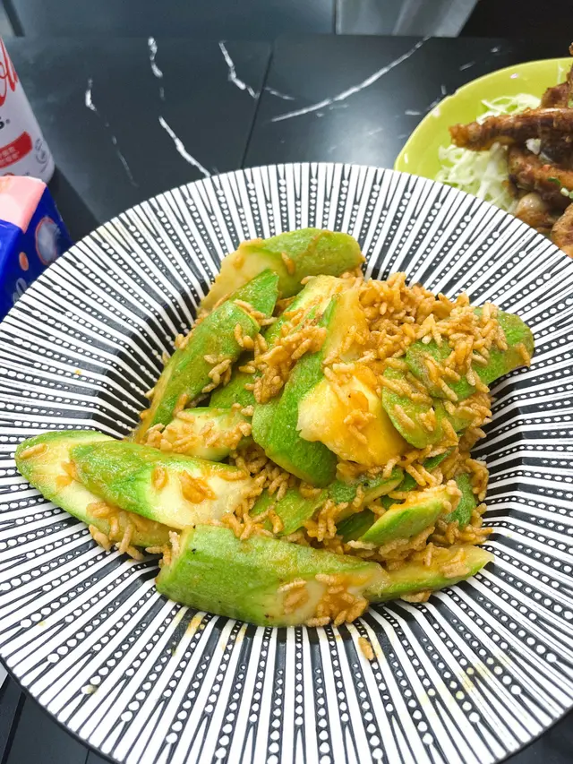 脆米金沙炒翠玉瓜