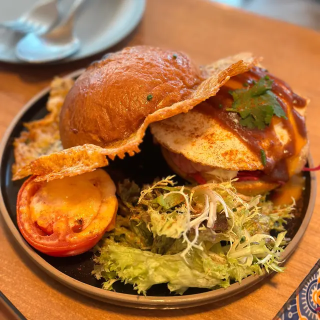 Mobin ‘UFO’ Crispy Cheese Burger