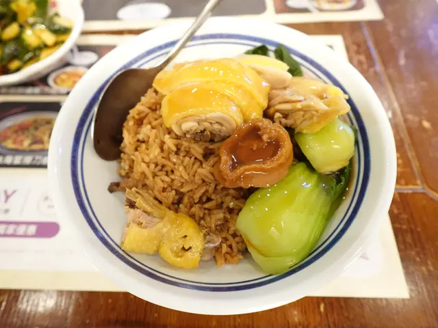 至尊鮑魚雞大碗飯