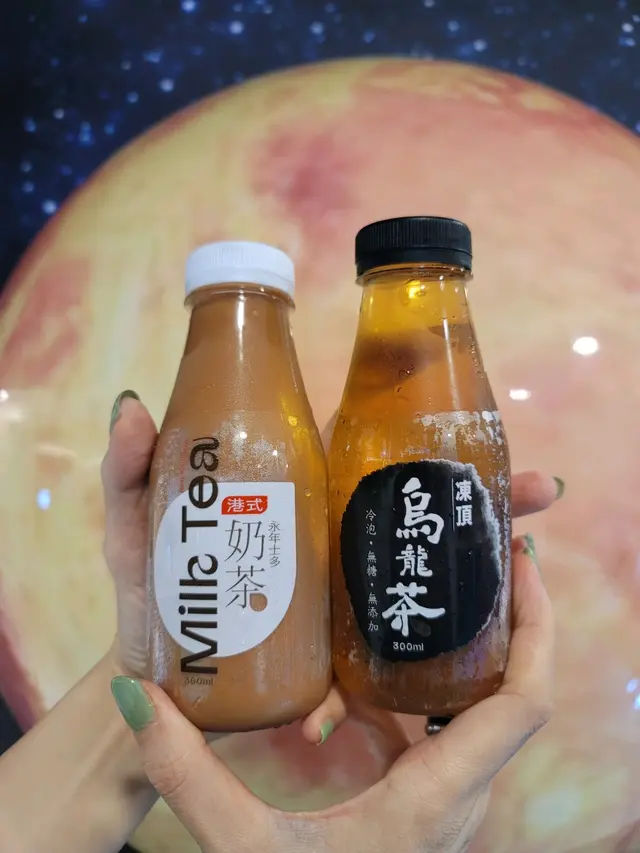 樽仔奶茶$28、樽仔烏龍茶$28