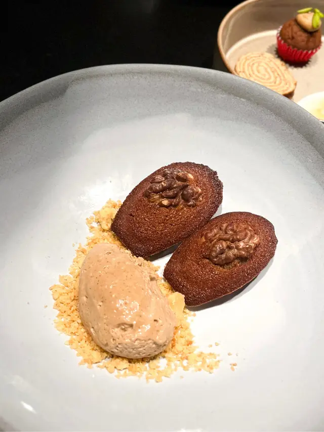 合桃費南雪配自家製雪糕