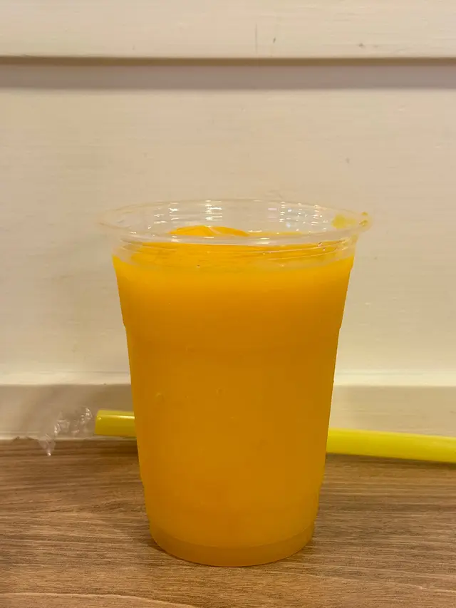 超大一杯 一人真的會喝不光呢～～好冰凍 甜甜芒果🥭螞蟻人的愛～夏天來一杯唄～
