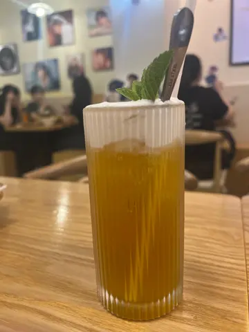 芝士奶盖芒果绿茶