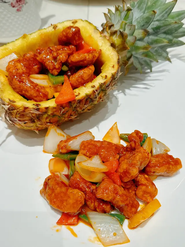 菠蘿脆皮咕嚕肉