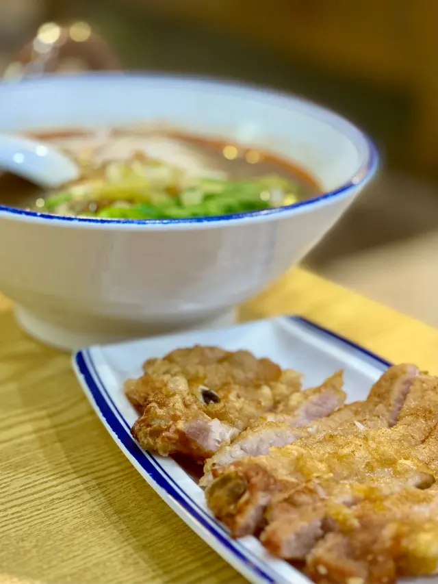 酸辣豬扒米線