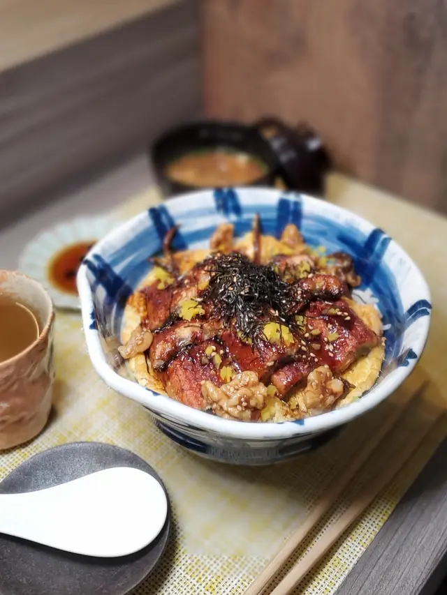 蒲燒鰻魚丼