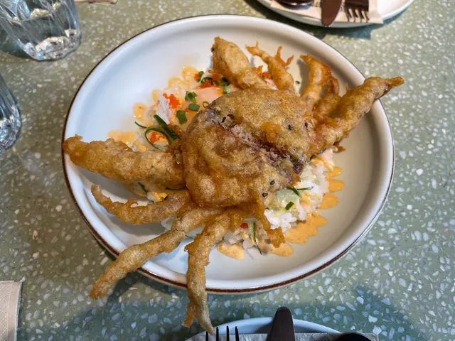 松葉蟹肉軟殼蟹飯