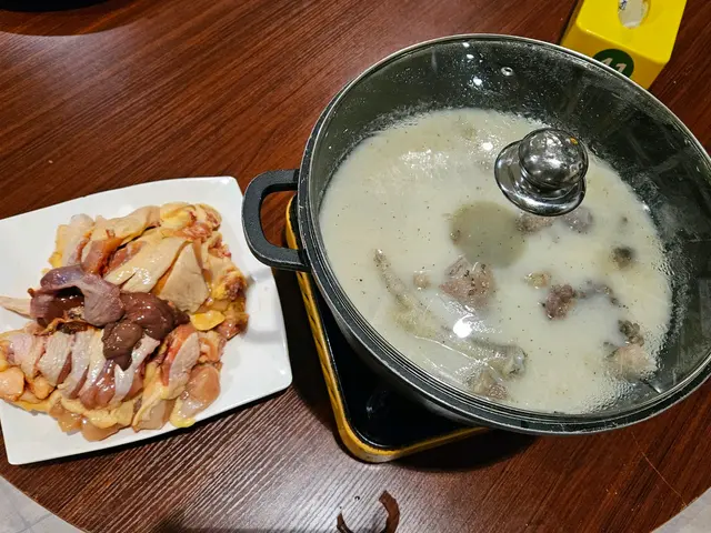 胡椒豬肚雞全隻