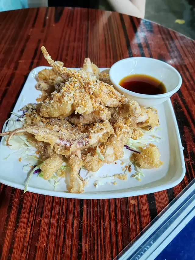 #foodie #FoodieLife #FoodieLife #香港美食 #大排檔 #乳鴿 #椒鹽鮑魚 #豉椒炒蜆 #椒鹽鮮魷 #蒜蓉扇貝