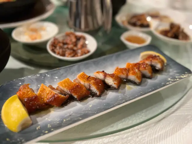 一定要食既脆皮鱔片😍😍😍
上面層魚片脆卜卜
魚肉好鮮甜 配上秘製醬汁 一流！