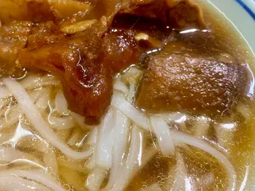 牛筋腩河粉