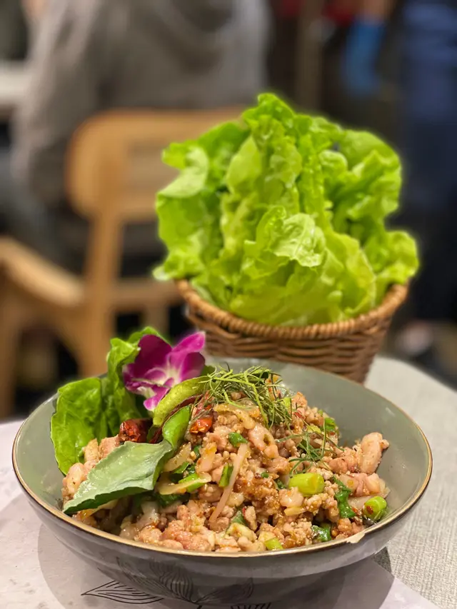 鴨肉生菜包