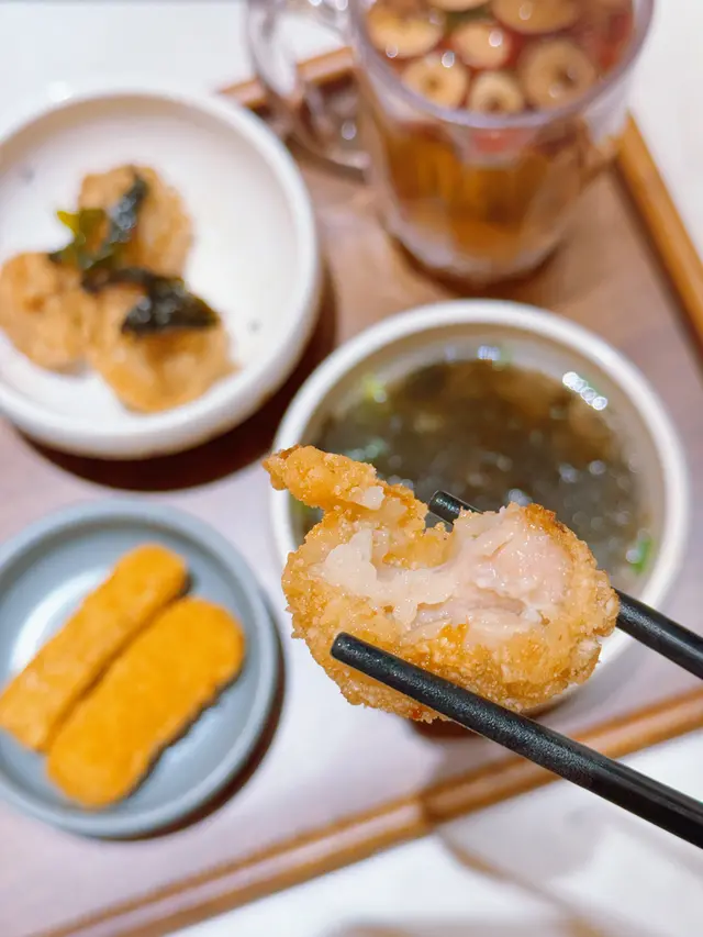 鹽酥雞肉鬆滷肉飯