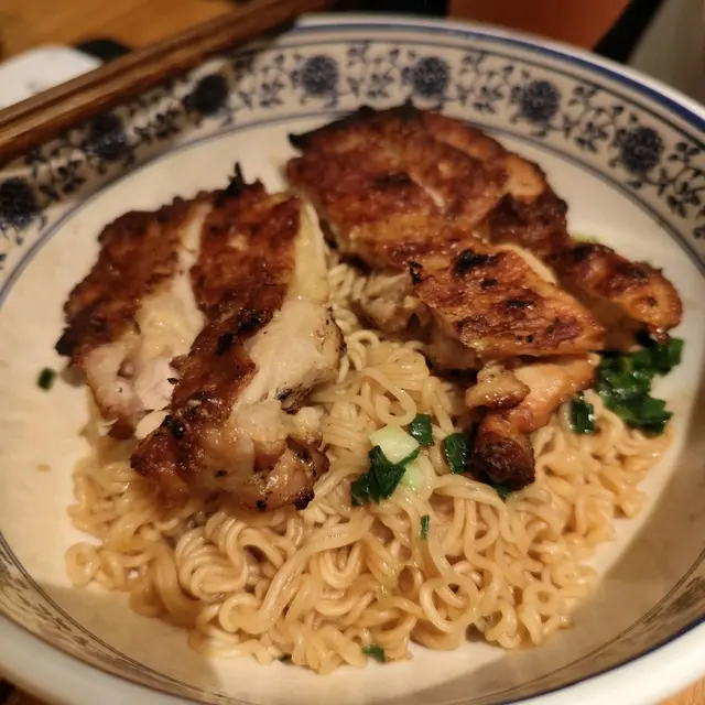 蔥油雞扒撈丁餐