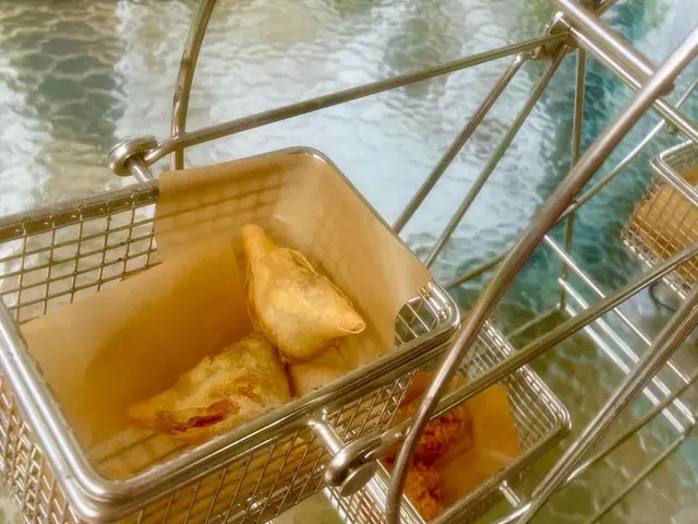 小食拼盤摩天輪:咖哩角