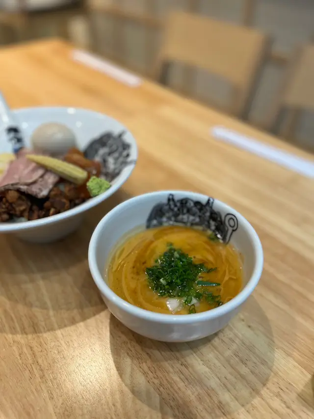 味玉辣麻牛骨沾麵