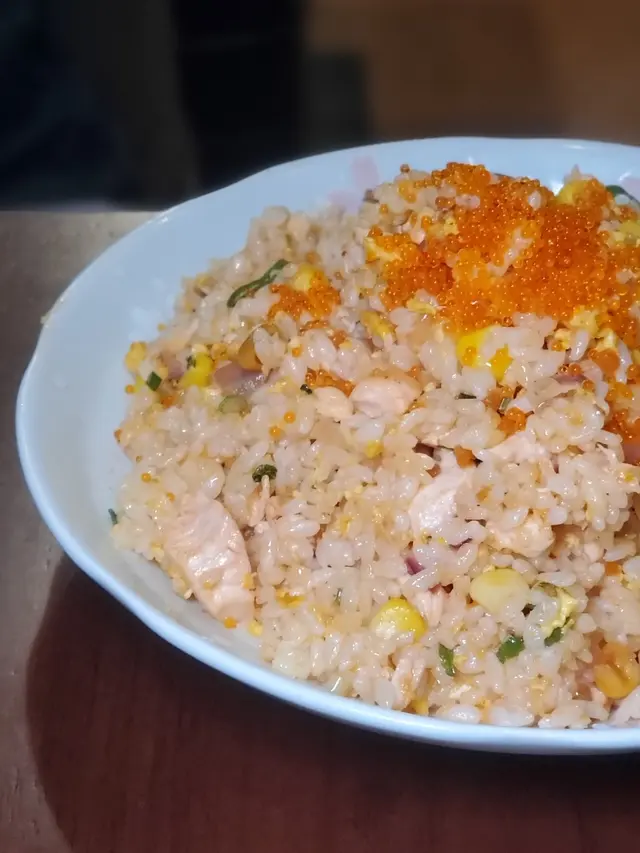 蟹籽三文魚炒飯