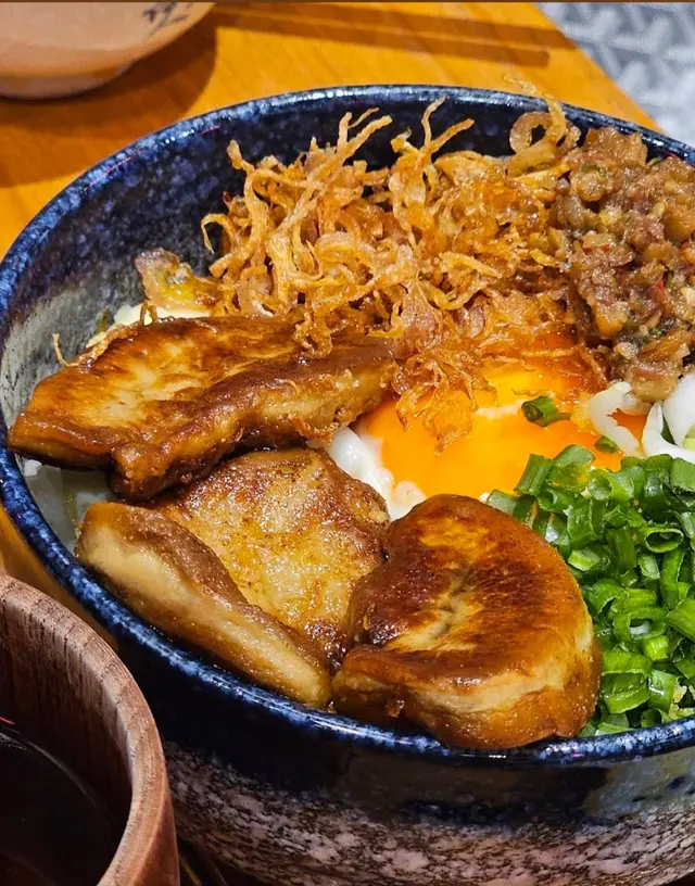 老闆娘鵝肝煎蛋XO醬撈飯