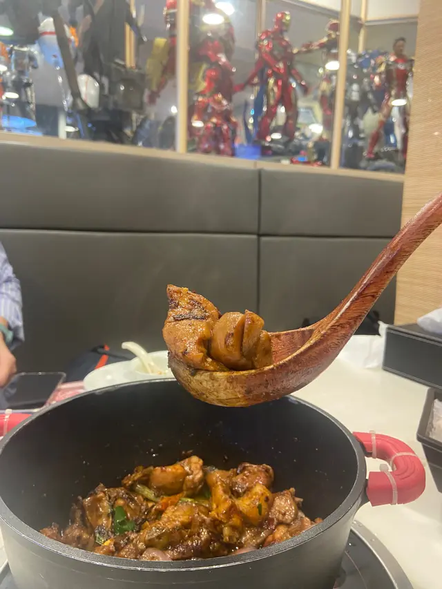 招牌麻辣雞煲