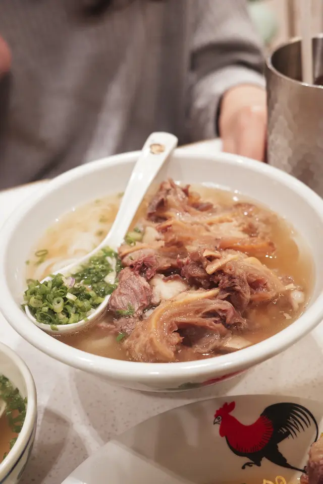 清湯牛腩河 (+$8 牛爽腩)