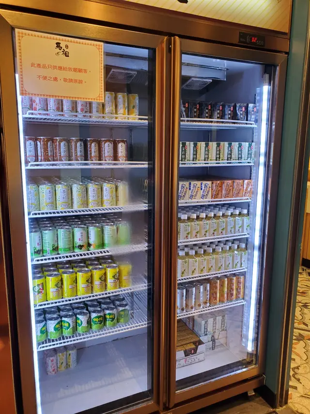 自助食品區 - 飲品櫃