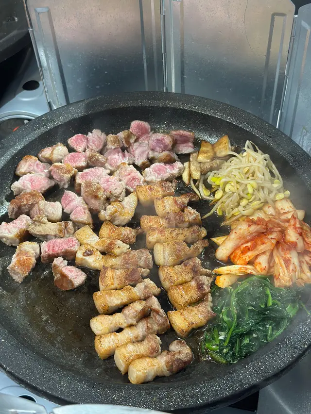 烤豬肉套餐 (五花肉＋豬頸肉) 