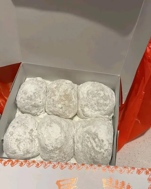 由左至由: 芝麻,榛子,開心果味