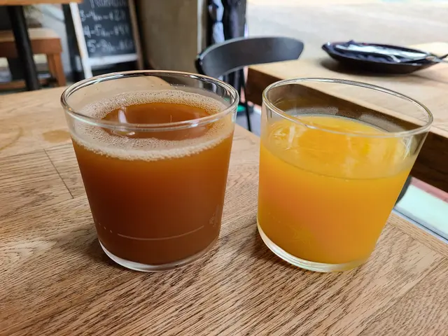 鮮蘋果汁,鮮橙汁