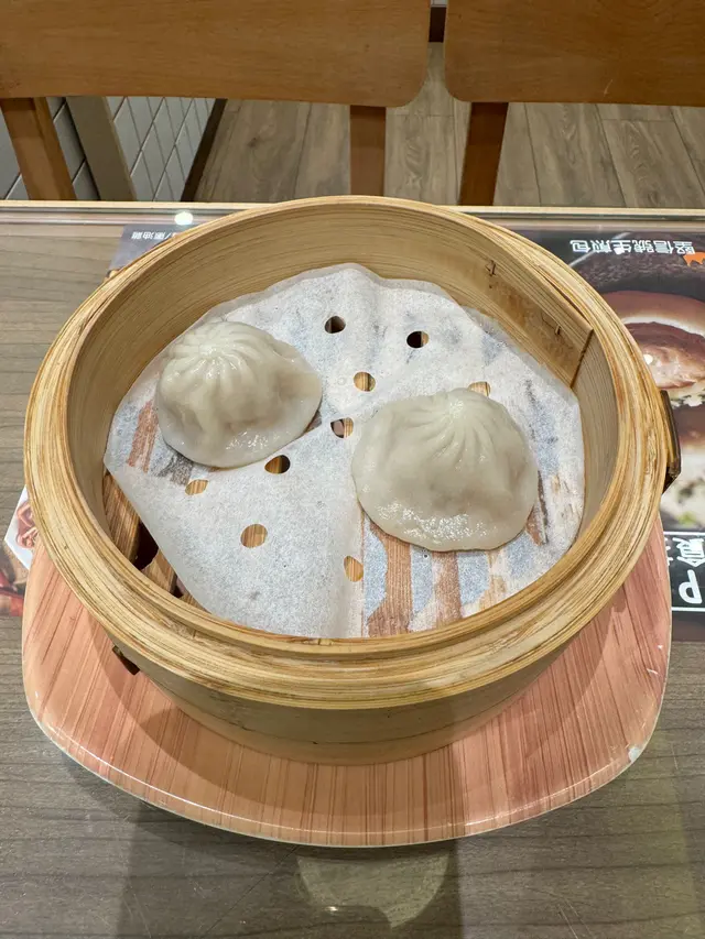 灌湯小籠包