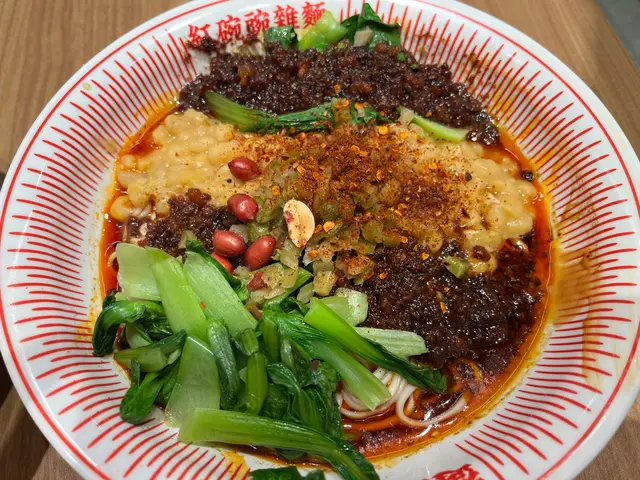 啲麵個質地好立，個湯好杰似撈麵咁。￼