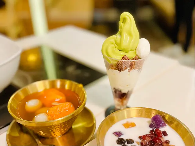 份量都唔細,🍦而且該有嘅元素都齊備晒,仲加埋一啲穀物脆脆同埋小丸子,🍡淨係個甜品位都已經塞到飽飽特別滿足。🍡