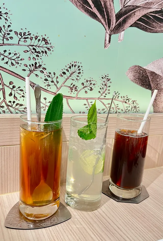 水果冰茶,青檸梳打,即磨咖啡