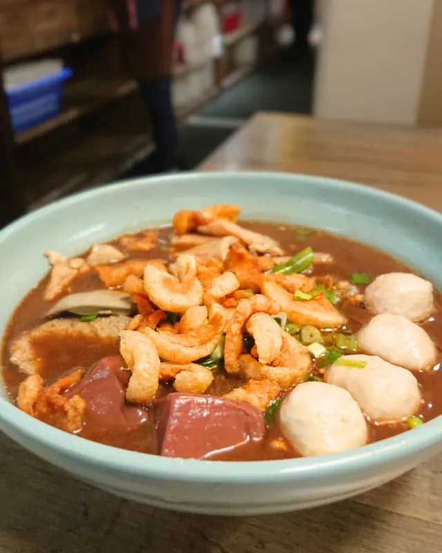 - 遊船河湯河粉