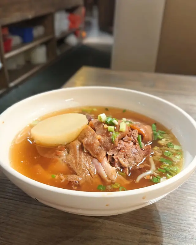 泰式豬手湯金邊粉