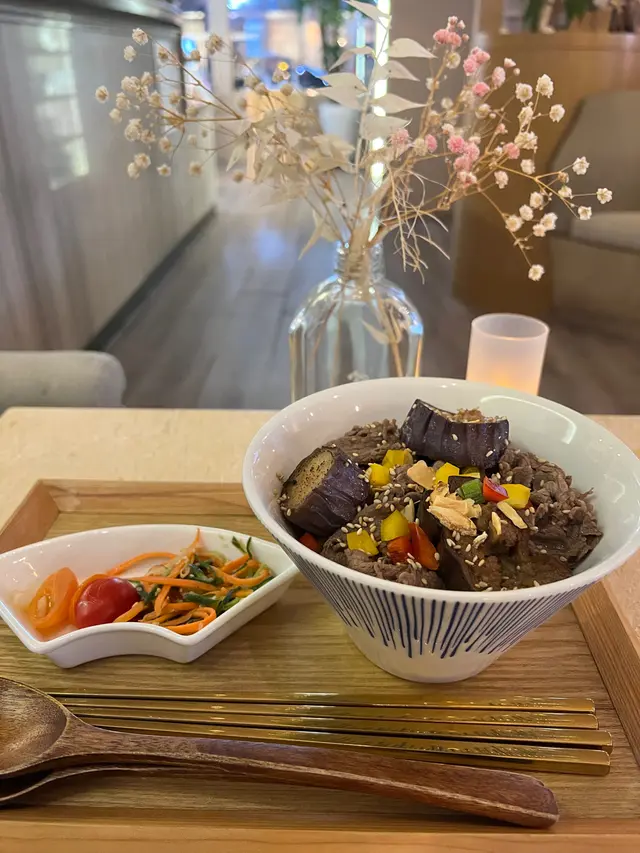 香蒜茄子澳洲安格斯牛肉丼