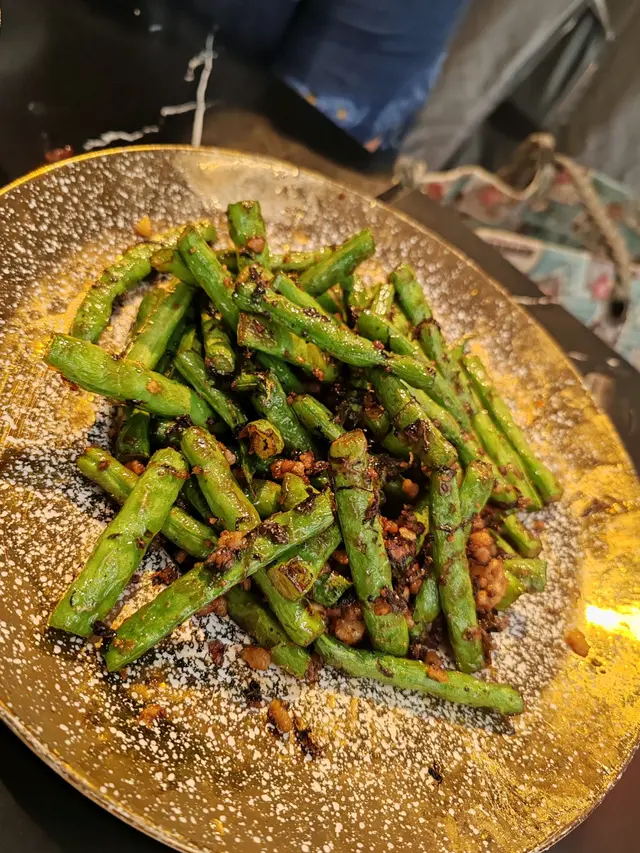 四季豆嘅甜味配埋欖菜肉鬆嘅鹹鹹地, 絕配