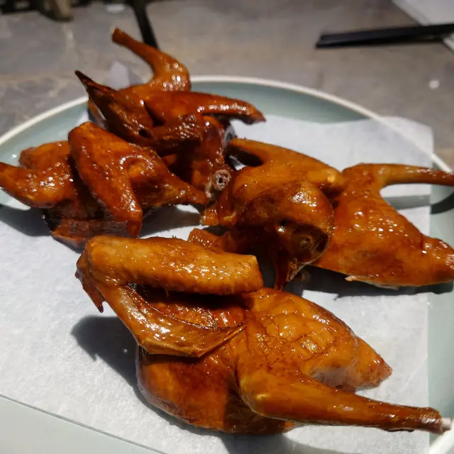 仝堂BB鴿 (1隻) - Tong Tong Roasted BB Pigeon