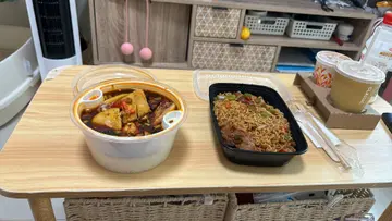 麻辣鸡饭+炒公仔面
