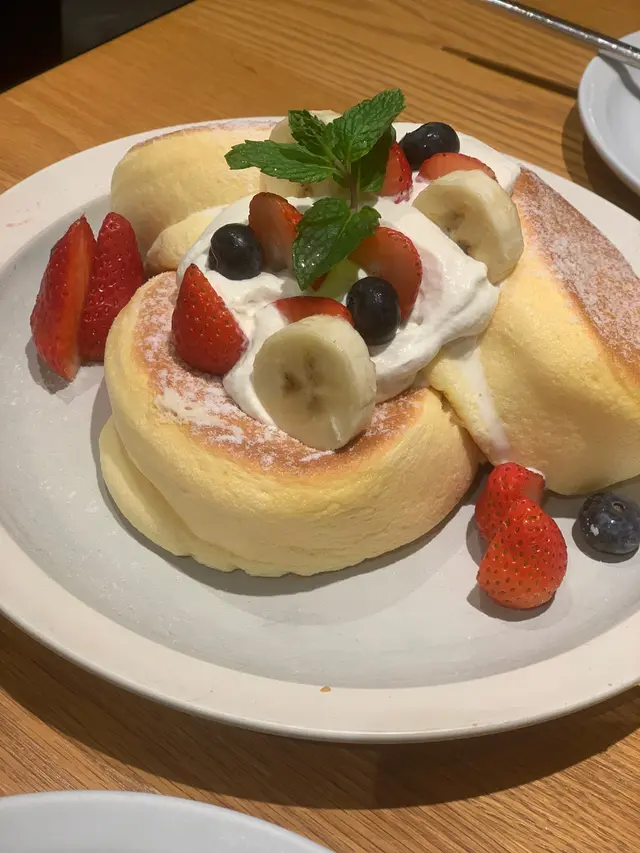 士多啤梨藍莓香蕉班戟