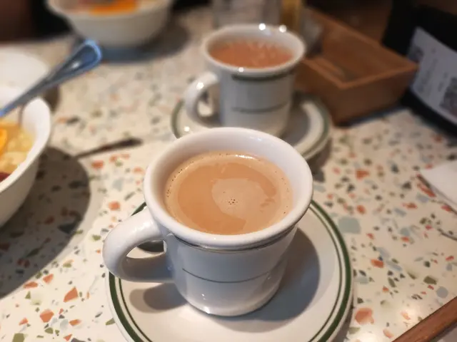 熱咖啡、熱奶茶
