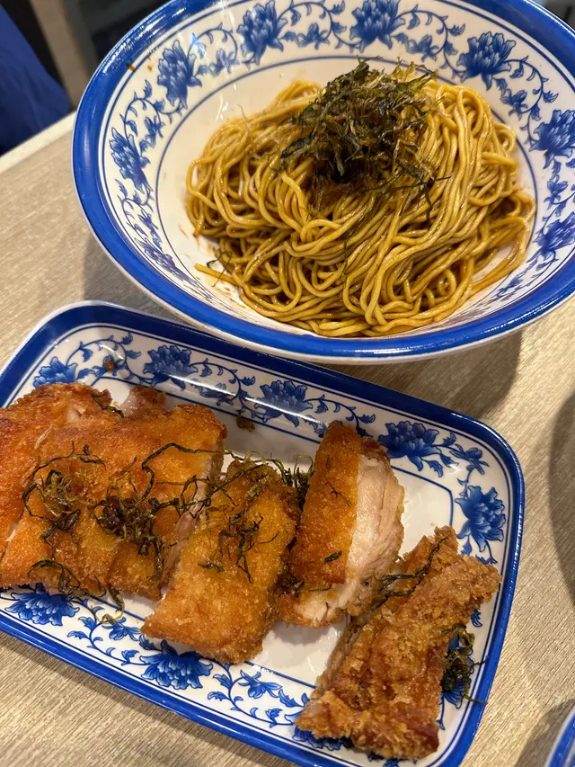生炸雞扒蔥油拌麵