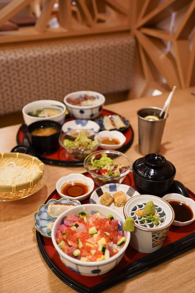 角切魚生飯 配 烏冬(凍)