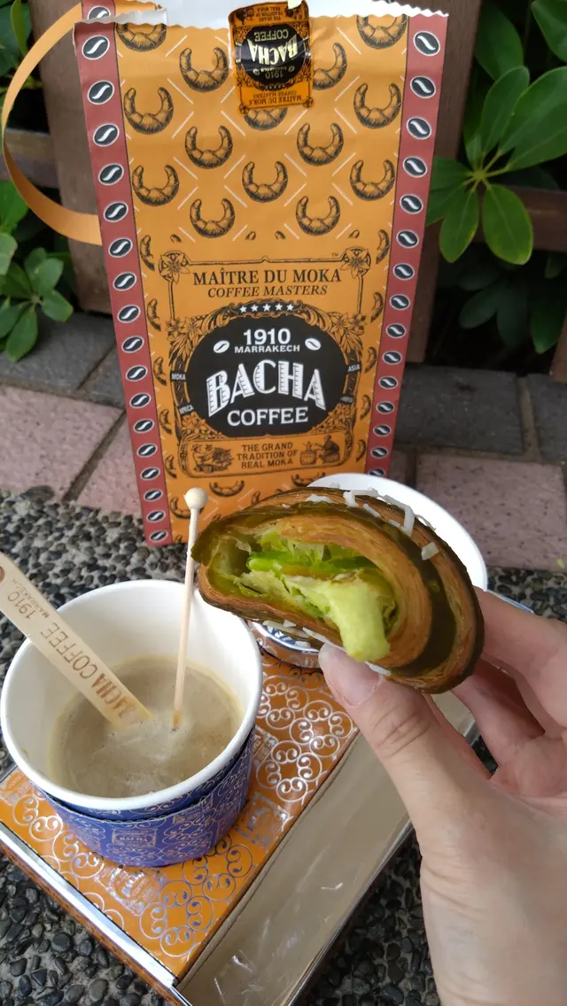 包身柔軟濕潤，滿載甜而不的膩咖央醬，內外兼備