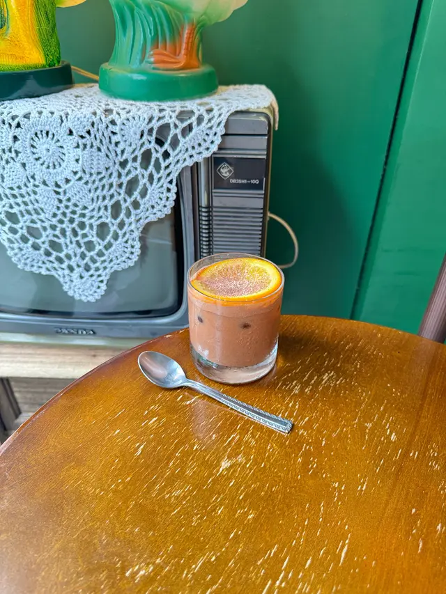 ᴏʀᴀɴɢᴇ ꜱᴘᴀʀᴋʟɪɴɢ ᴄʜᴏᴄᴏʟᴀᴛᴇ