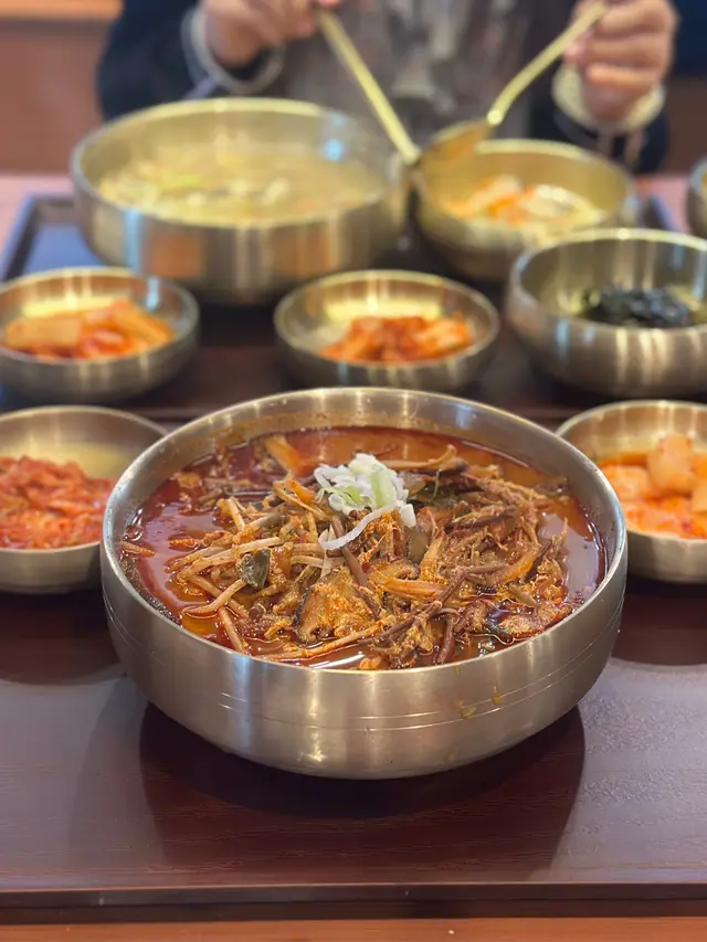 辣牛肉湯麵  (lunch  -  noodle  combo  +$10)