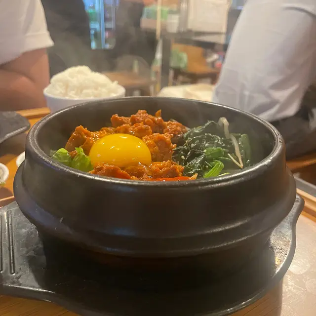 韓式辣豬肉石頭飯